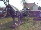 schwarze Sargkutsche mit lebensgroem Pferd als Deko fr Gastro o. Event